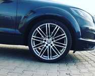 AUDI Q7 jsme obuli na Alu kolo PORSCHE 9.5x22" ET45, 5x130x71.5 a Falken Azenis FK510 295/30 R22 103Y