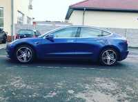 TESLA MODEL 3 jsme obuli na Alu kolo MOTEC 8.5x18“ 5x114.3x64 ET40 a Pirelli Winter SottoZero III 235/45 R18 98V XL