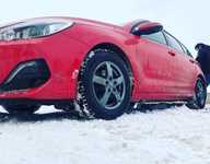 HYUNDAI I30 jsme obuli na Alu kolo RIAL 6x15" ET46, 5x114.3x67 a Starmaxx IceGripper W850 195/65 R15 91H