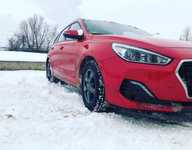 HYUNDAI I30 jsme obuli na Alu kolo RIAL 6x15" ET46, 5x114.3x67 a Starmaxx IceGripper W850 195/65 R15 91H