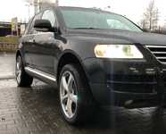 VW TOUAREG jsme obuli na Alu kola ALUTEC 9x20“ ET45 5x120x65 a Uniroyal RainSport 3 275/40 R20 106Y XL