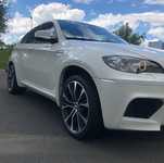 BMW X6M jsme obuli na Alu kolo originál BMW Přední 5x120x74 10x21" ET40 a Dunlop SP Sport Maxx GT 285/35 R21 105Y XL RFT *, Zadní 5x120x72.5 11.5x21" ET38 a Dunlop SP Sport Maxx GT 325/30 R21 108Y XL RFT *