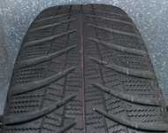 Bridgestone Blizzak LM001 215/55 R17 98V XL