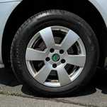 ŠKODA OCTAVIA jsme obuli Alu kolo originál ŠKODA 6x15“ ET47, 5x112x57 a Goodyear EfficientGrip Performance 195/65 R15 91H 60%