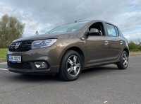 DACIA SANDERO jsme obuli na Alu kolo AEZ 6.5x15" ET38, 4x100x60 a Lassa Multiways 2 185/65 R15 92V XL