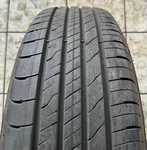 Goodyear EfficientGrip 2 215/60 R17 96H