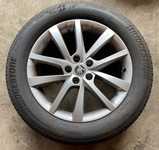 Alu kolo originál ŠKODA 7x18" ET43, 5x112x57 a Bridgestone Turanza T005 235/55 R18 100Y 60%