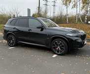 BMW X5 jsme obuli na Alu kolo HRS Přední 5x112x66.5 9x20" ET35 a Pirelli Scorpion Winter 275/45 R20 110V XL RFT, Zadní 5x112x66.5 10.5x20" ET40 a Pirelli Scorpion Winter 305/40 R20 112V XL RFT + čidla tlaku TPMS